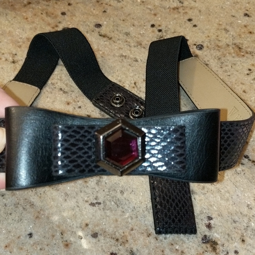 Brand new high waisted belt